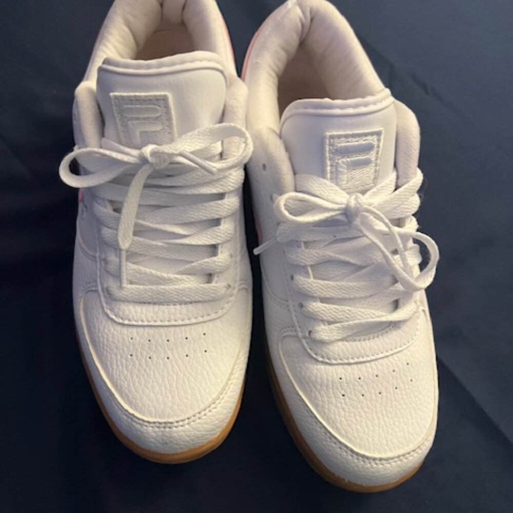 EUC - FILA Original Fitness sneakers White/pink Women's size 8